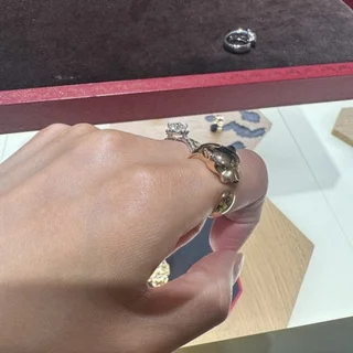 Cartierパンテールリングの写真