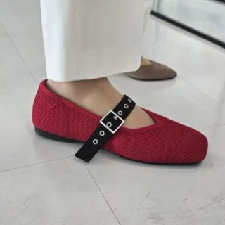 靴を履いていないかのような軽さ！歩きやすさとエレガンスが叶うVIVAIAの新作シューズ_1_2