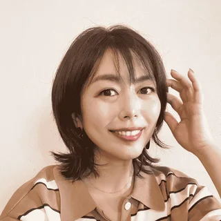 透け感ベージュで若々しい印象に【40代のボブヘア】