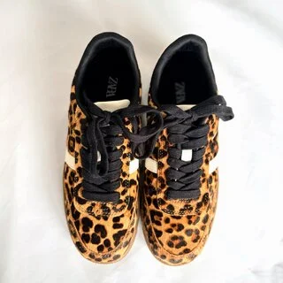 ZARAkidsで発見!シンプル派にもおすすめ、きれいめに履ける大人レオパードスニーカー