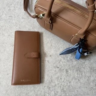 J&amp;M DAVIDSON発。所作も美しくなる上質な長財布