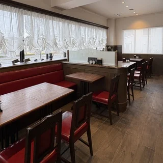 レタンプリュス　イートインスペース