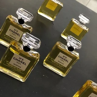パリメゾンの職人技　CHANEL香水ボードリュシャージュ体験！！