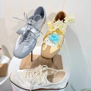 靴を履いていないかのような軽さ！歩きやすさとエレガンスが叶うVIVAIAの新作シューズ_1_3