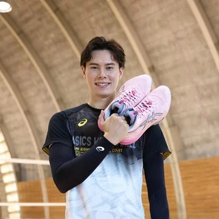 アシックスから、髙橋藍選手とコラボレーションしたスペシャルエディションのシューズが登場！
