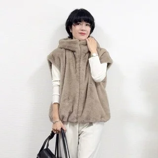 【2025年秋冬アラフォーファッション】防寒もおしゃれも叶えるファーベスト