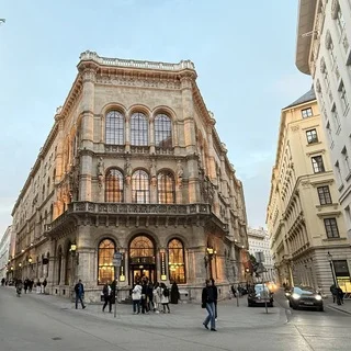 ウィーン旅行①｜美女と野獣の図書館＆世界遺産の街を歩く！旧市街観光スポット3選