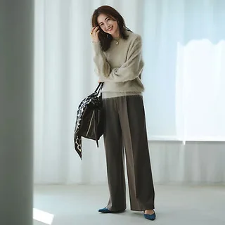【40代の「パンツ」人気ランキング】裏起毛や美脚パンツ、流行デニムが続々ランクイン！｜2025秋冬ファッション