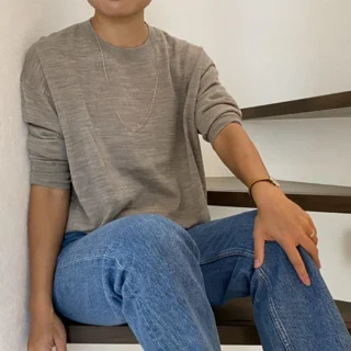 手持ちの全ボトムスに合う！　名脇役になる絶妙ベージュのシンプルニット　【Marisolスタッフの自腹買い＃117】 