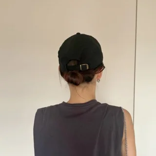 大人も使えるロゴ入りキャップと夏のヘアアレンジ_1_4-2