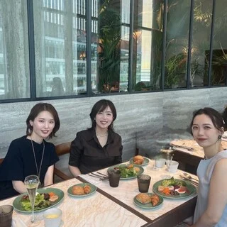 【関西美女組】話題のグラングリーン大阪で昼飲み女子会ランチ