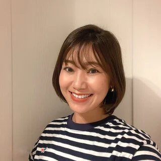 シースルーの前髪とレイヤーボブを組み合わせて軽やかに【40代のボブヘア】