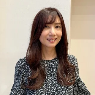 大人のロングは前髪と顔まわりがポイント【40代のロングヘア】