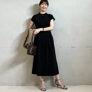 小柄さんにうれしい新サイズが登場。薄着の７月こそメリハリワンピでスタイルアップ！【小柄エディター伊藤真知の「ミドフォーの今こそ、きれいな服が着てみたい！」 #15】