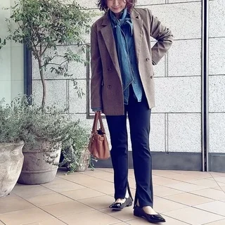 縦ラインが最強！40代骨格ストレートの着痩せカジュアルコーデ