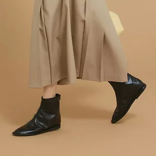 【40代の「シューズ」人気ランキング】冬に頼りになるブーツや上品フラットシューズに注目！｜2025冬ファッション