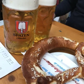 ミュンヘンでビールを飲む‼️