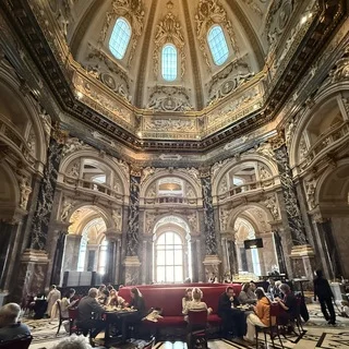 ウィーン旅行②｜“世界一美しいカフェ”で優雅な時間を。美術史美術館カフェレポ