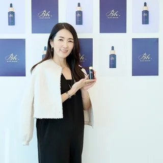 【この秋の鉄板】黒サロペット着回し術。小物で差がつく大人の初秋スタイル