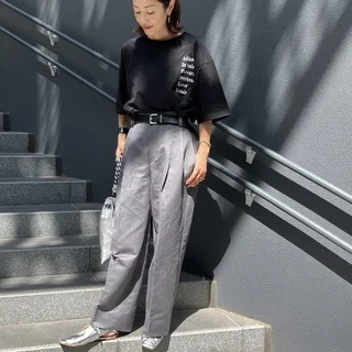 Chaos(カオス)で見つけた！体型カバーも叶う大人向けの「黒ロゴTシャツ」