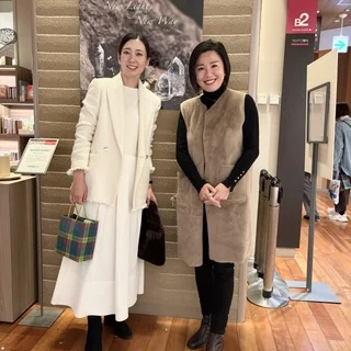 セラプルディレクターの平野さんとアメタの2ショット