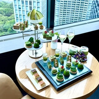 【コンラッド東京】抹茶と香りに癒やされる、初夏のアフタヌーンティー