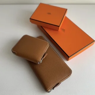 開くたびに気分が上がる。新しい相棒にエルメスのシルクインを！