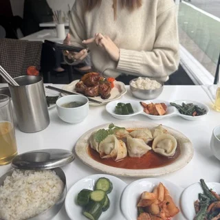 美女組OBに学ぶ“似合う色とスタイル”_1_5