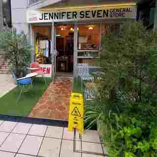 【Jennifer Seven】絶品バーガーを食べに行くも、え？入口どこなの？と戸惑った先に広がるアメリカンな世界！