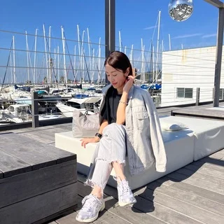 【冬デニム】upper hights×uncrave コラボGジャンが主役の海辺の休日スタイル