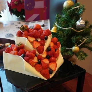 【コンラッド東京】が贈るリュクスなクリスマススイーツ2025