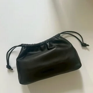 春のおしゃれはバッグから！２万円台で見つけた本革バッグ