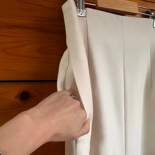 【美女組試着室】辻直子さんコラボ！華やかな冬の場面に寄り添う大人のホワイトIラインスカート_1_4-1