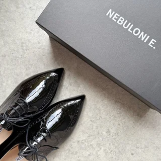 ストーリーズで大反響！「どこの靴？」と聞かれるNEBULONI E.の黒レースアップ