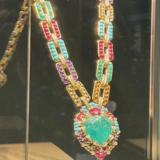 ブルガリ(BVLGARI)カレイドス展のネックレス