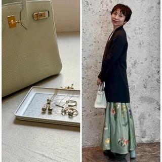 甘すぎない春のオフ会コーデは、春色スカート×黒ジャケット×ジュエリーで完成。