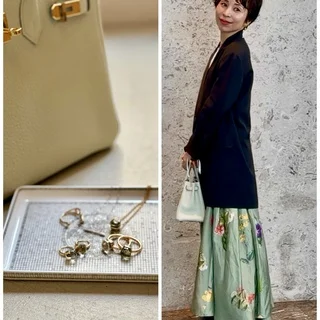 甘すぎない春のオフ会コーデは、春色スカート×黒ジャケット×ジュエリーで完成。