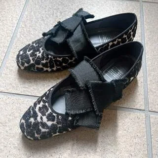 甘辛バランスが絶妙！一目惚れした秋のフラットシューズ