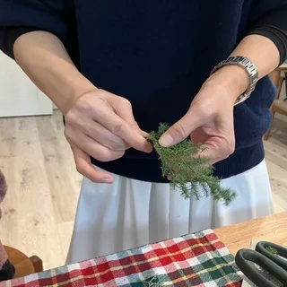 ホリデー気分を高めてくれる！ 大人のためのクリスマスリース教室_1_5-1