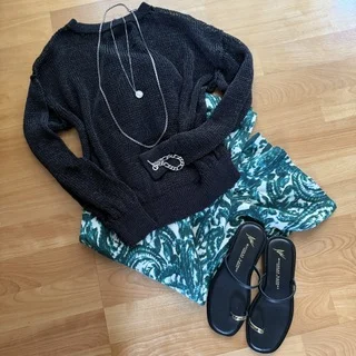 
It would also look good with patterned pants! 
The accessories are silver.