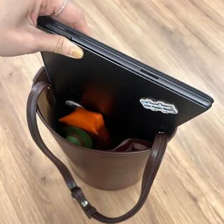 SCUE Half Cylinder bucket bag （LARGE） ￥39,600（税込）