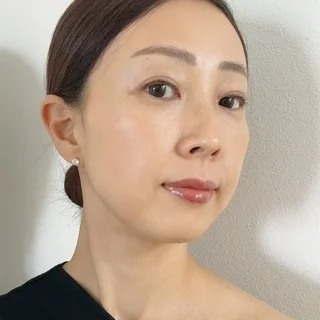 上品な控えめ発光が嬉しいPRADAのクッションファンデ_1_3