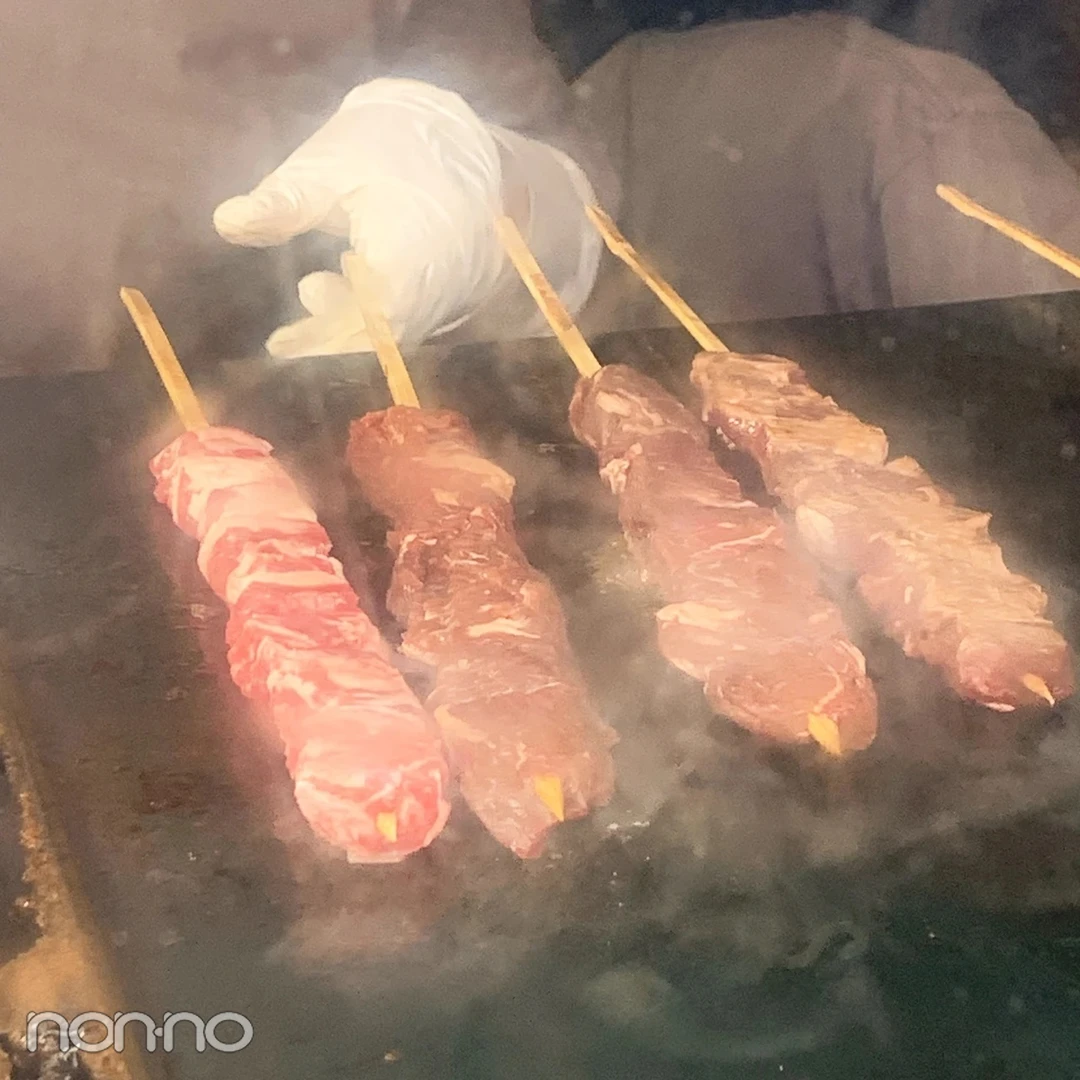 【京都・グルメ】嵐山で食べ歩いた日記事内「牛カルビ串」画像