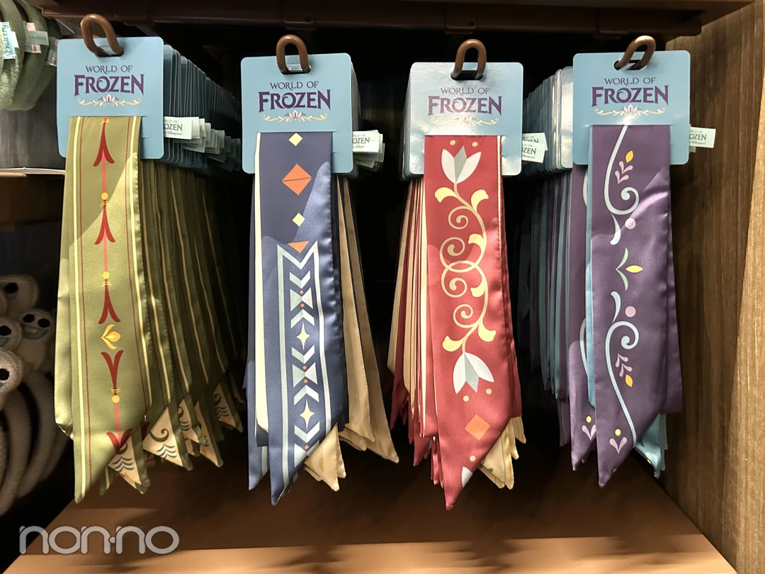香港ディズニーランドのアナと雪の女王のスカーフ