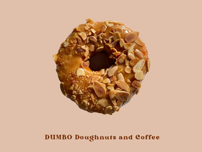 DUMBO Doughnuts and Coffee（ダンボ ドーナツ アンド コーヒー）のキャラメルアーモンド