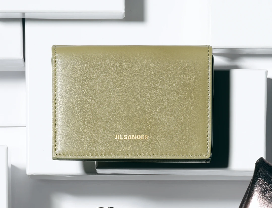 使いやすい財布が勢ぞろい！ ジル サンダーのホリデーコレクション
