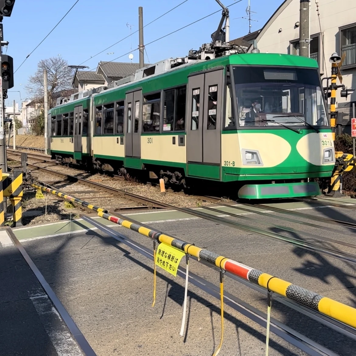 世田谷線　緑の電車