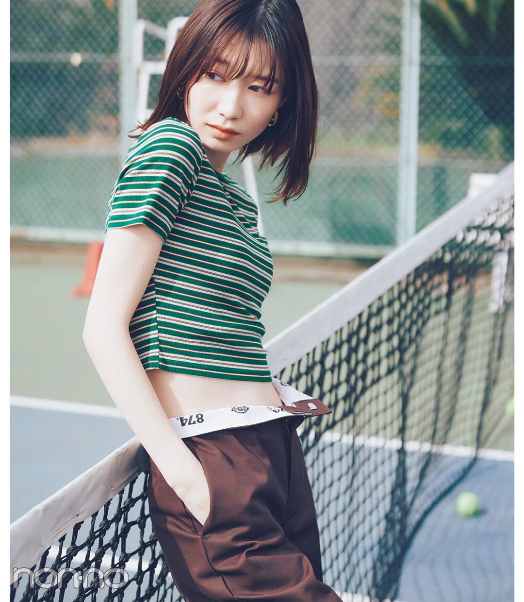 岡本夏美のTシャツLOOKBOOKモデルカット2-4
