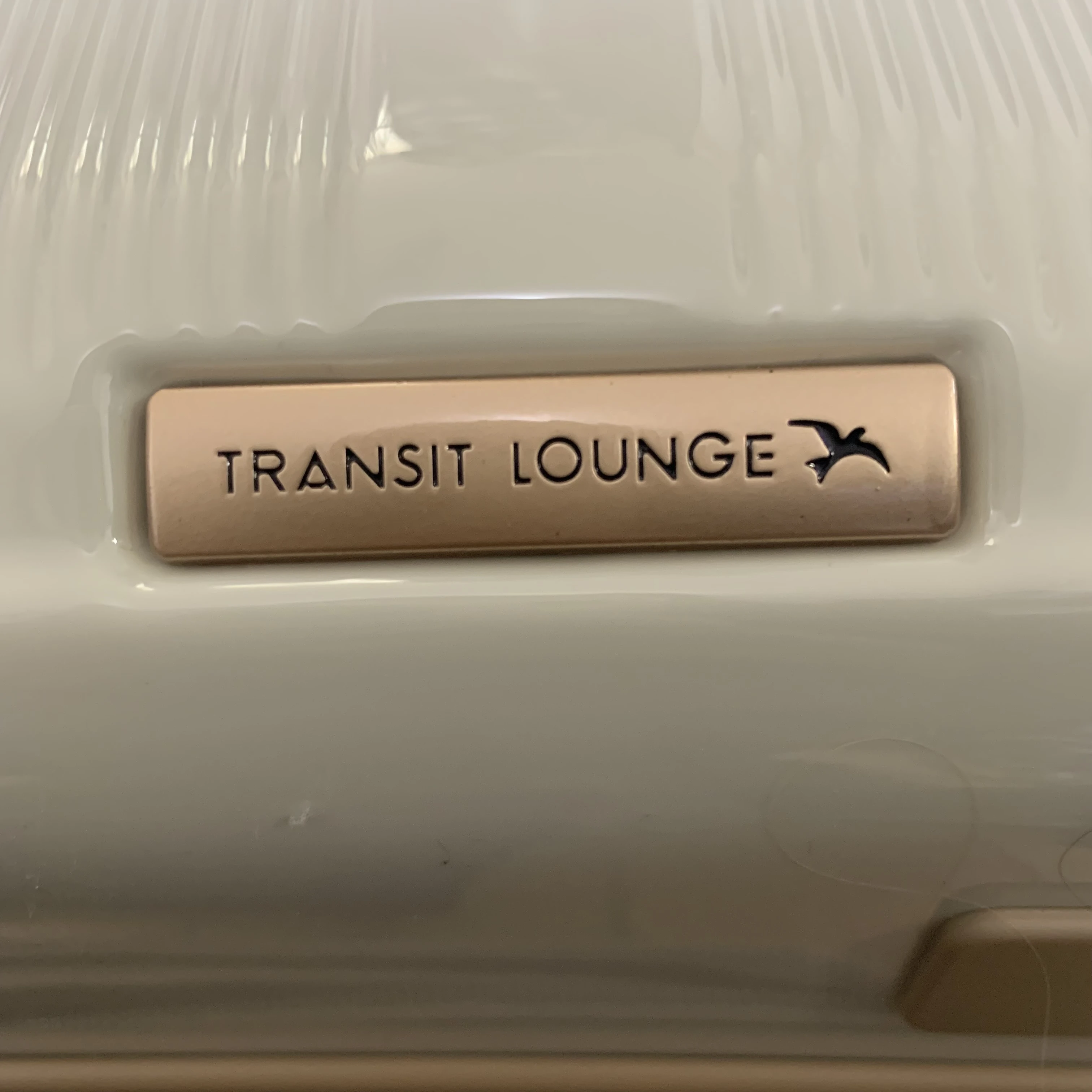 TRANSIT LOUNGE（トランジットラウンジ）