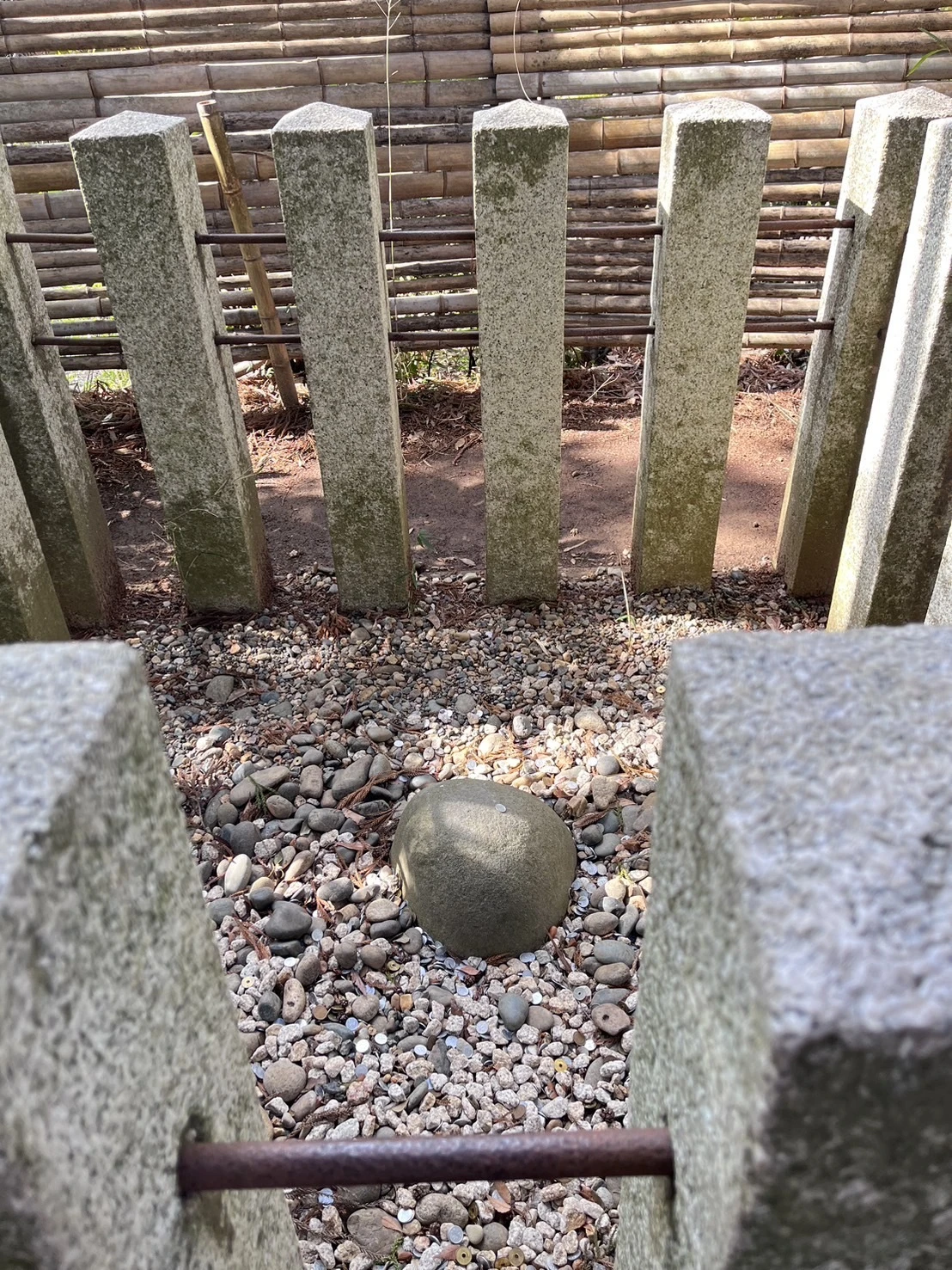 香取神社の要石